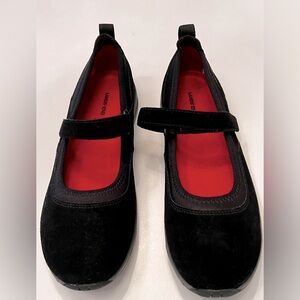 Land’s End black Maryjane comfort walking shoes 7.5